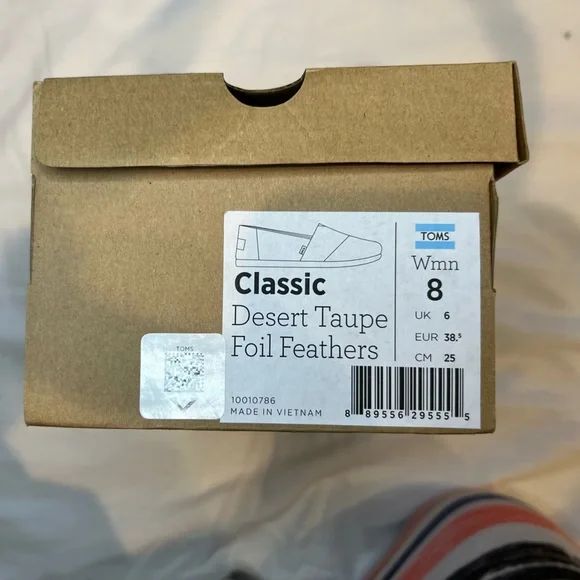 Toms Classic Desert Taupe Foil Feathers - Picture 6 of 6